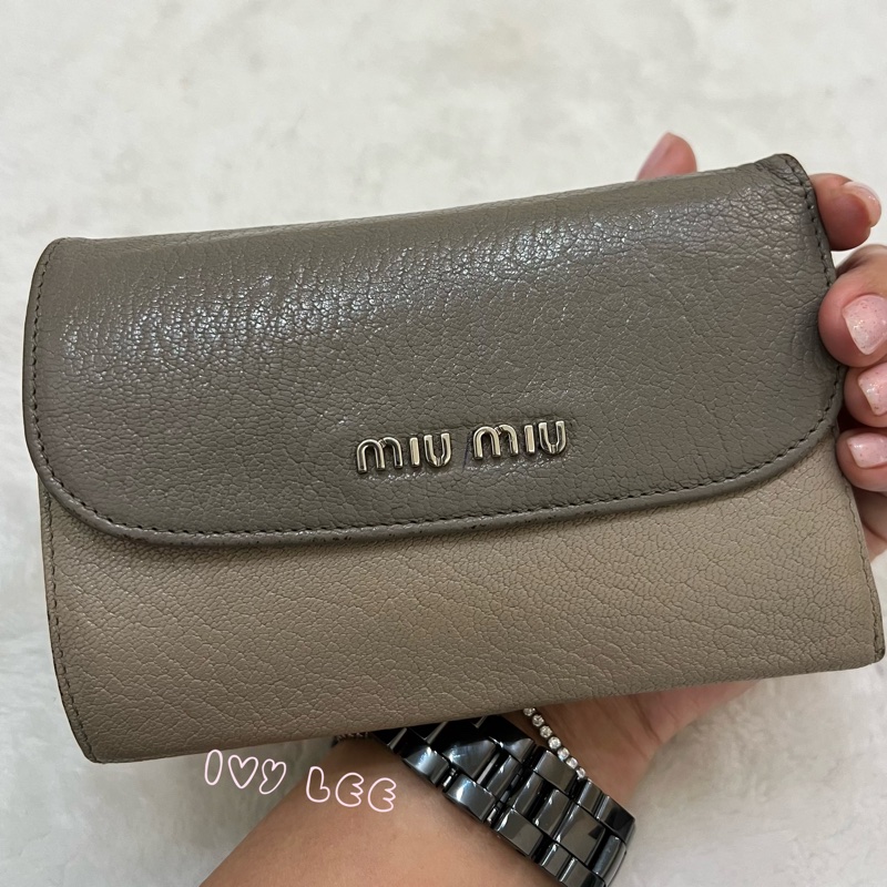 MIU MIU 雙拼色 灰棕 三折中夾 短夾 正品 二手精品-37