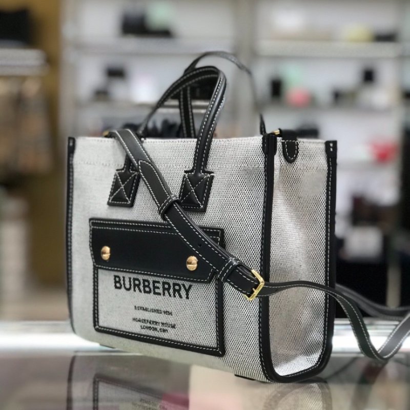 ⏰限時特賣價🌺Burberry 80441421 Freya 迷你雙色帆布拚皮芙蕾雅包 付長肩帶 黑色-6