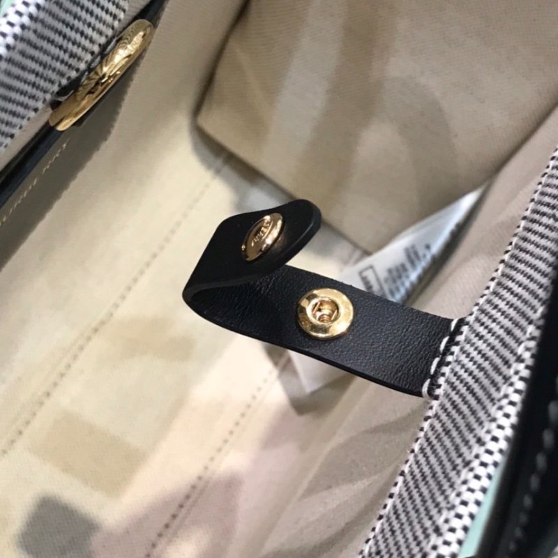 ⏰限時特賣價🌺Burberry 80441421 Freya 迷你雙色帆布拚皮芙蕾雅包 付長肩帶 黑色-12