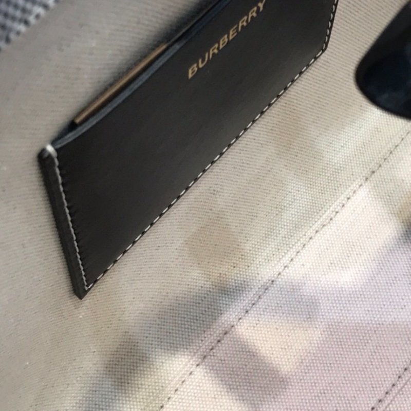 ⏰限時特賣價🌺Burberry 80441421 Freya 迷你雙色帆布拚皮芙蕾雅包 付長肩帶 黑色-13