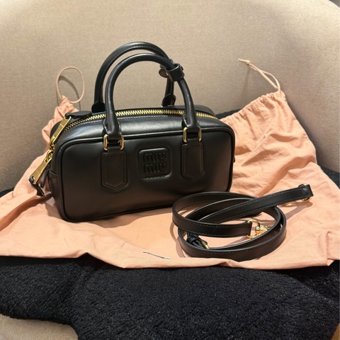 Miumiu Arcadie保齡球包 小號