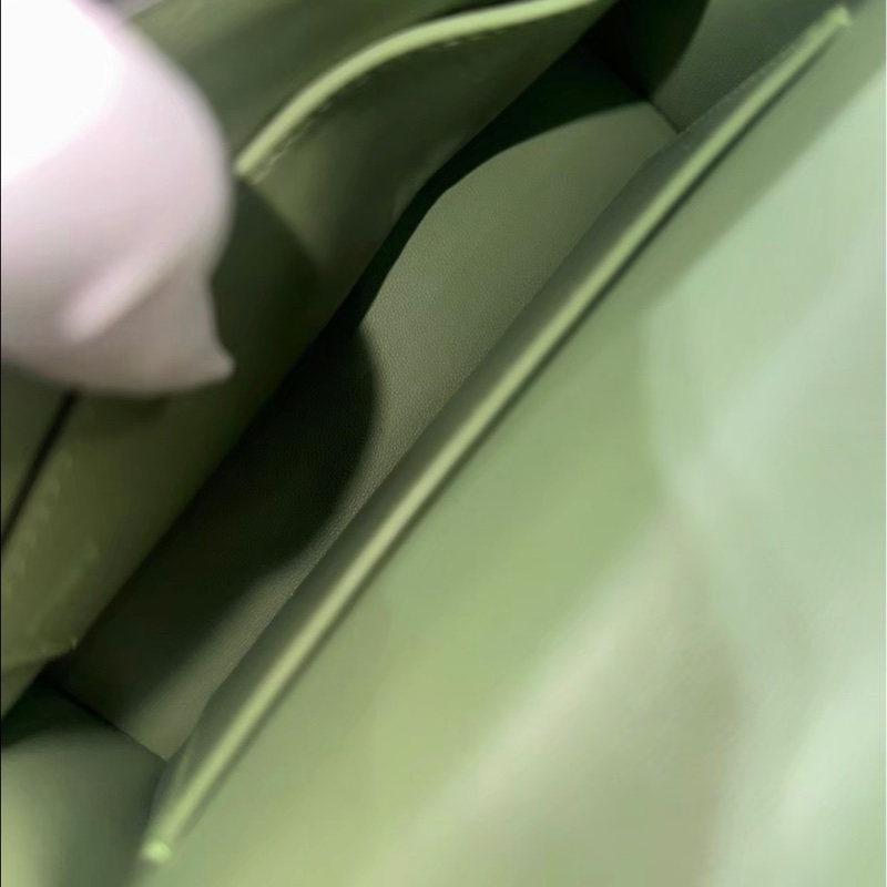 爱马仕mini Verrou 手枪包 牛油果金扣 山羊皮I-8