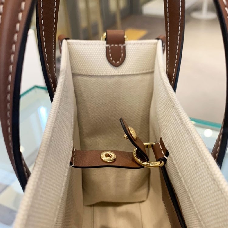 ⏰限時特賣價🌺Burberry 80441431 Freya 迷你雙色帆布拚皮芙蕾雅包 付長肩帶 棕色-9