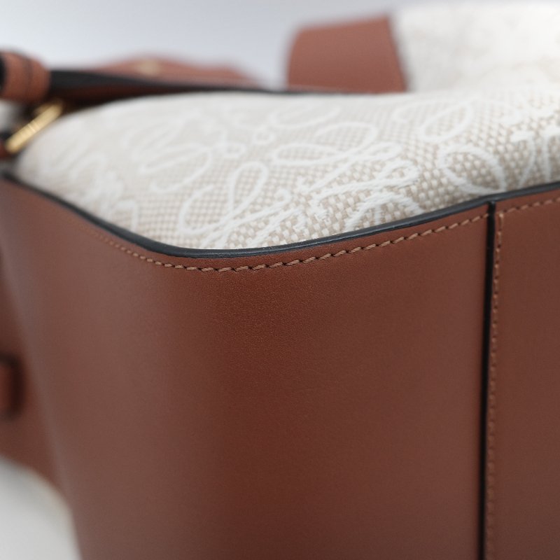 Loewe 羅威 Hammock 吊床包 Anagram 奶白色 提花 焦糖色牛皮 單肩包 斜挎包-9