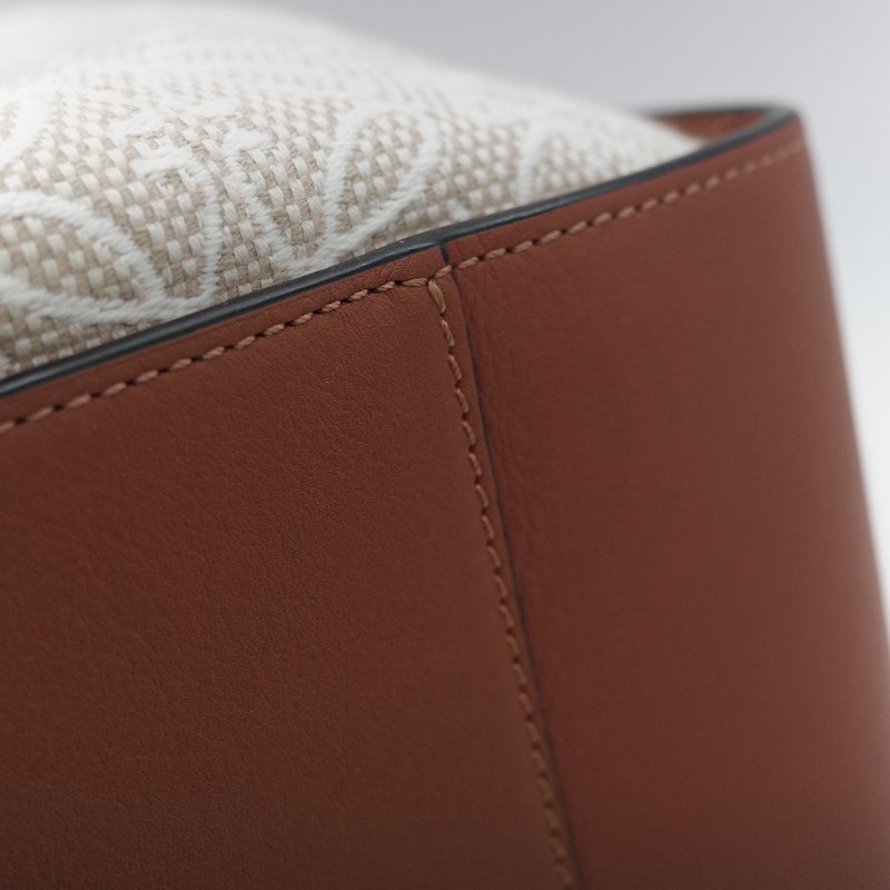 Loewe 羅威 Hammock 吊床包 Anagram 奶白色 提花 焦糖色牛皮 單肩包 斜挎包-11