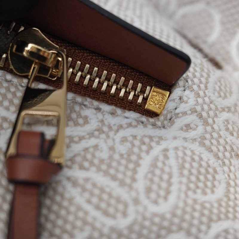 Loewe 羅威 Hammock 吊床包 Anagram 奶白色 提花 焦糖色牛皮 單肩包 斜挎包-14