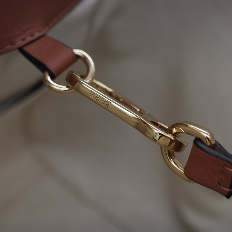 Loewe 羅威 Hammock 吊床包 Anagram 奶白色 提花 焦糖色牛皮 單肩包 斜挎包-26