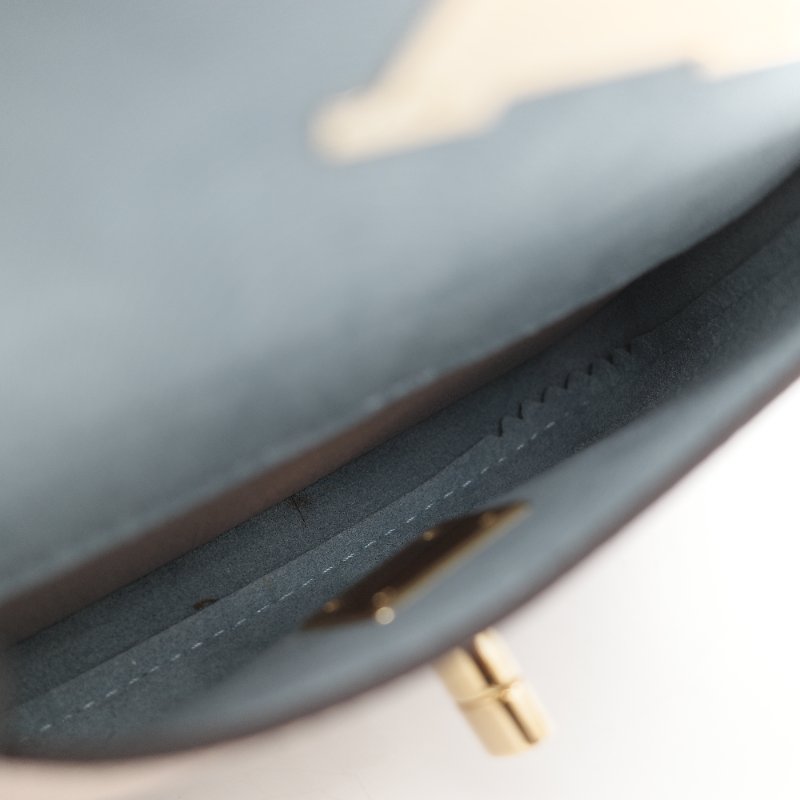 Louis Vuitton 路易威登 Lockme 粒面牛皮 淡粉色 天空藍 手提包 水桶包 單肩包-21