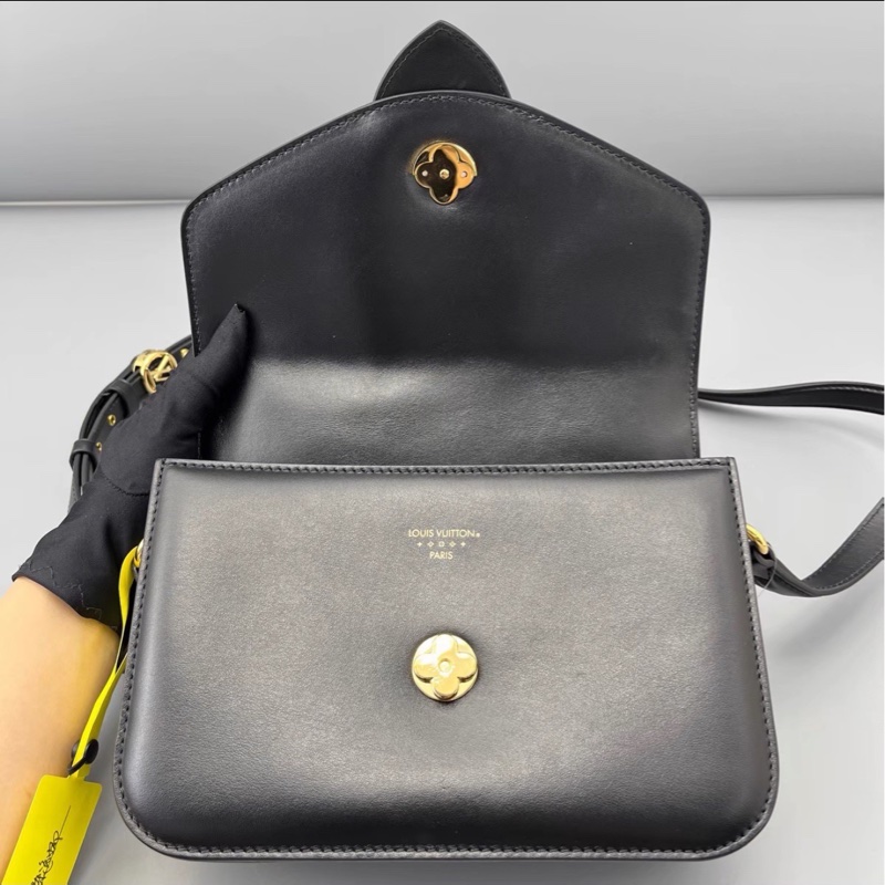 LV路易威登💎Pont9邮差包黑色📍23*15*7cm 20年 B0096-12