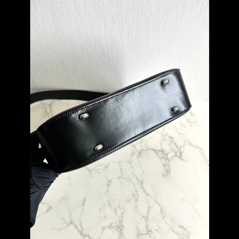 【LA LUNE】稀有中古包 Celine黑銀馬車流浪包 腋下包 側背包 單肩包 二手-6