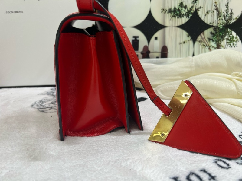 Loewe/羅意威 Barcelona 巴塞羅 紅色斜跨女 尺寸:28x17x12.5 cm-2