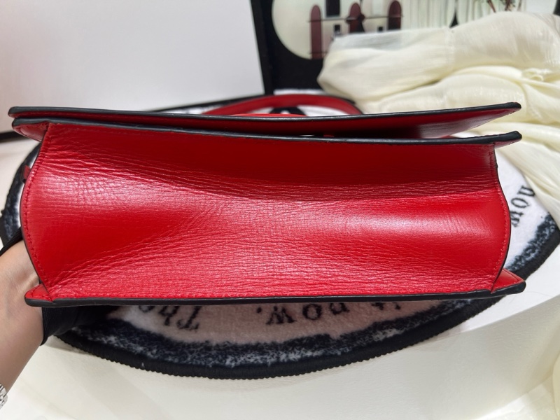 Loewe/羅意威 Barcelona 巴塞羅 紅色斜跨女 尺寸:28x17x12.5 cm-4