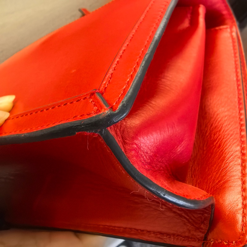 Loewe/羅意威 Barcelona 巴塞羅 紅色斜跨女 尺寸:28x17x12.5 cm-9