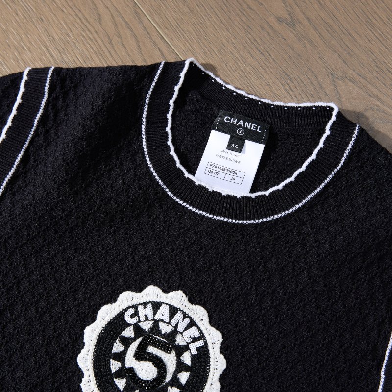 ❤️CHANEL 經典No. 5 黑色針織上衣-1