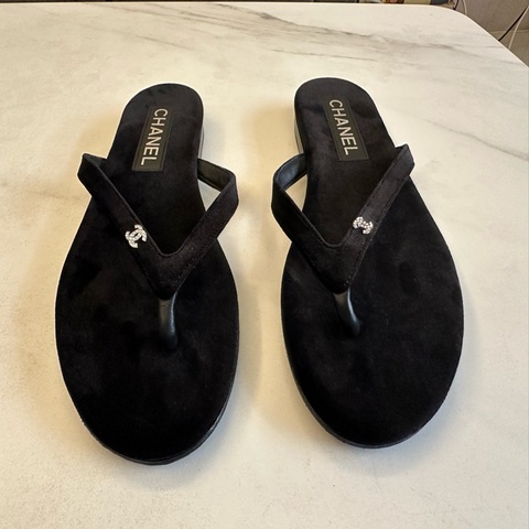 Chanel 絨面人字拖鞋