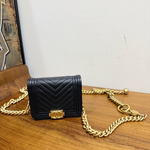 9新✨賠售超甜賣🖤香奈兒 荔枝皮 金珠斜背卡包 斜背錢包 可斜背也可腰鏈包