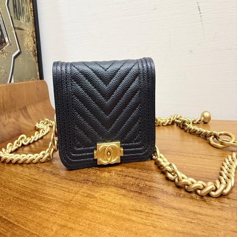 超甜售至4/1晚間🌙92新✨ 香奈兒 🖤 荔枝皮 leboy金珠斜背卡包 斜背錢包 可斜背也可腰鏈包