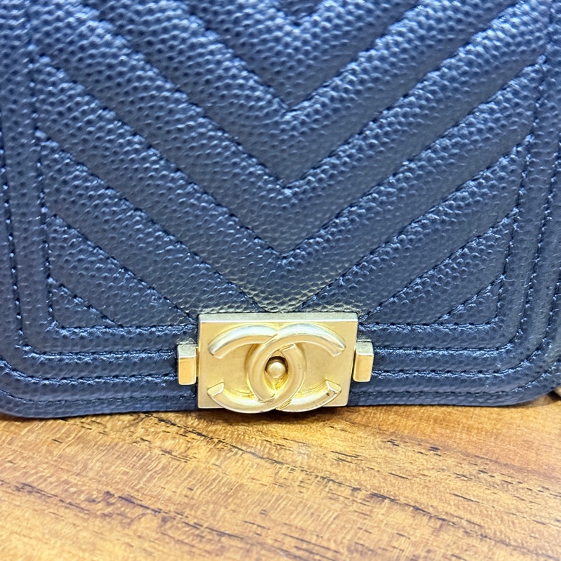 9新✨賠售超甜賣🖤香奈兒 荔枝皮 金珠斜背卡包 斜背錢包 可斜背也可腰鏈包-3