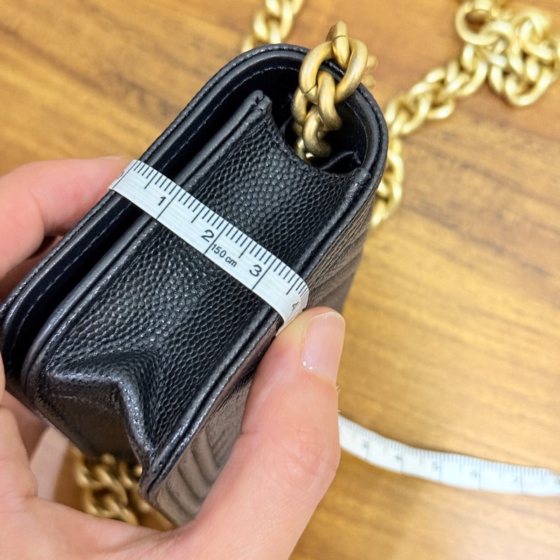 9新✨賠售超甜賣🖤香奈兒 荔枝皮 金珠斜背卡包 斜背錢包 可斜背也可腰鏈包-10