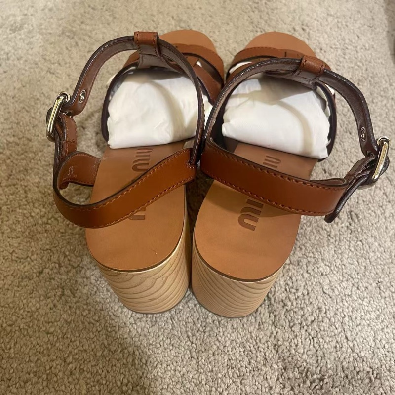 99.9新 繆繆/Miu Miu 羅馬女涼鞋 尺碼35-2