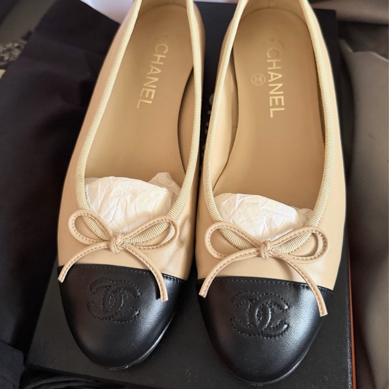 Chanel 經典配色平底鞋-12