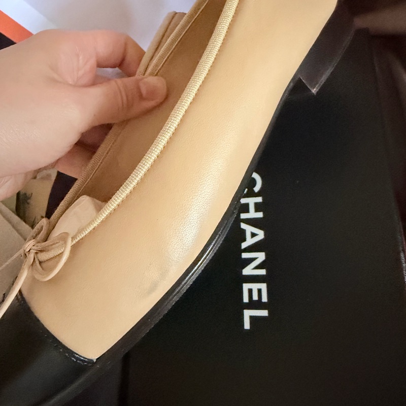 Chanel 經典配色平底鞋-20