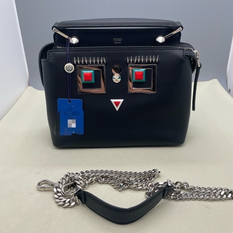 99新芬迪FENDI 黑色睫毛小怪獸手提斜挎包 尺寸23*15*11cm 附件：肩帶