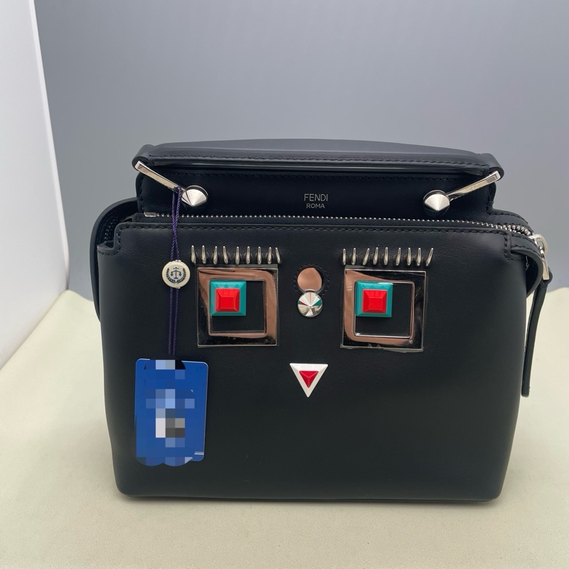 99新芬迪FENDI 黑色睫毛小怪獸手提斜挎包 尺寸23*15*11cm 附件:肩帶-1