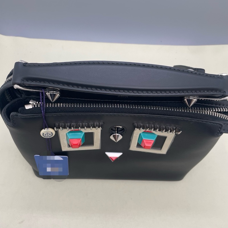 99新芬迪FENDI 黑色睫毛小怪獸手提斜挎包 尺寸23*15*11cm 附件:肩帶-2