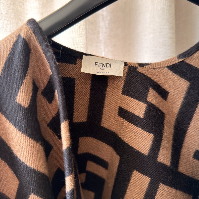 FENDI FF 斗篷-1