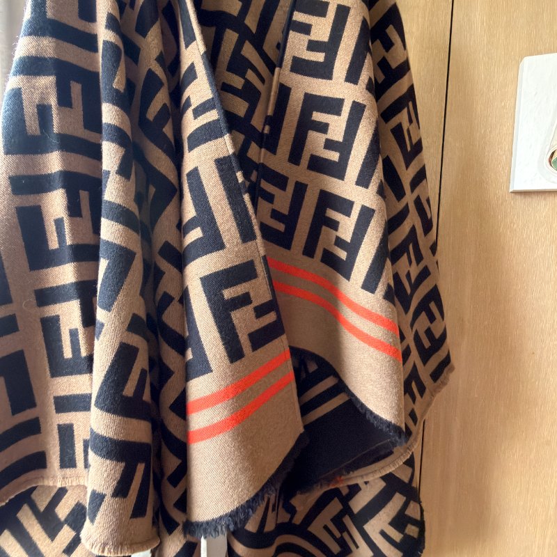 FENDI FF 斗篷-2