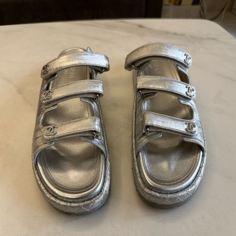 Chanel 水鑽雙C菱格紋魔術貼拖鞋