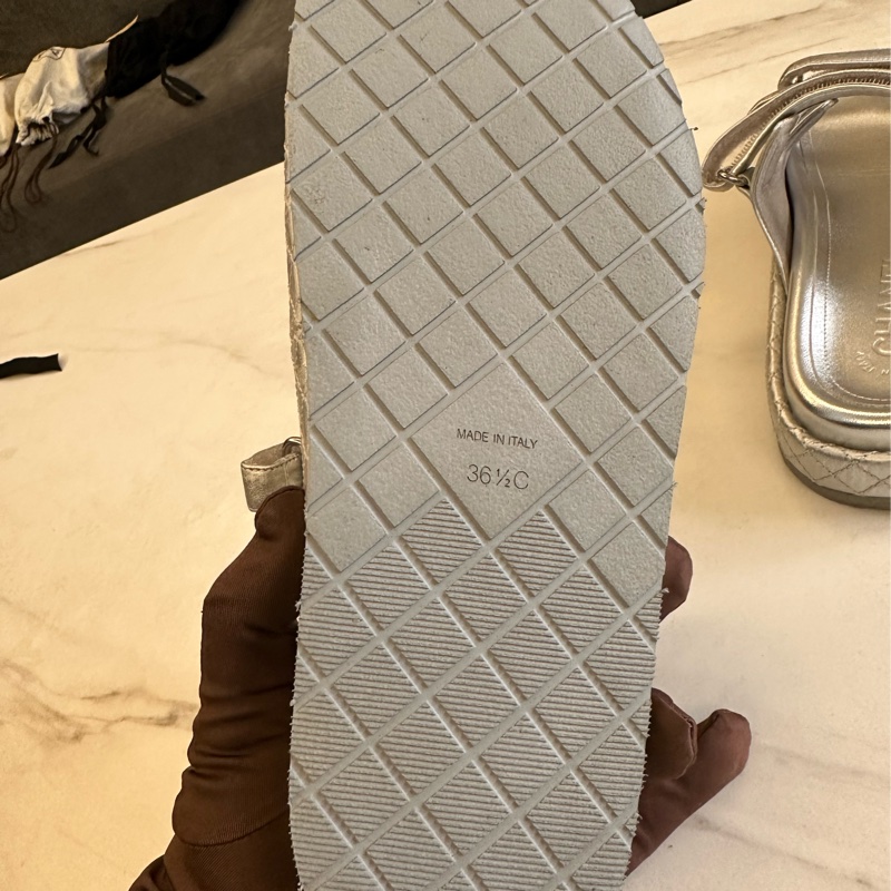 Chanel 水鑽雙C菱格紋魔術貼拖鞋-5