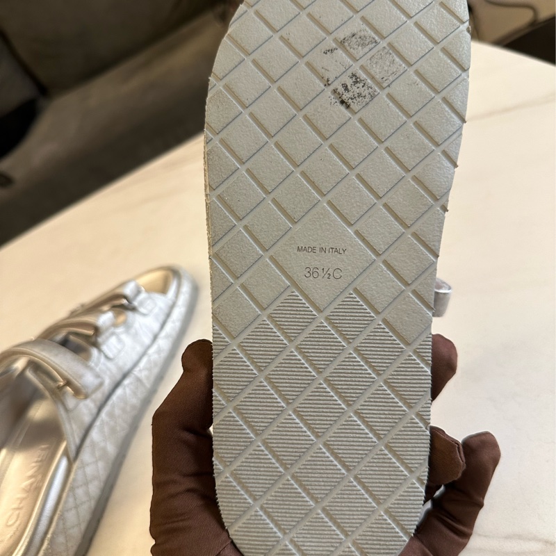 Chanel 水鑽雙C菱格紋魔術貼拖鞋-6