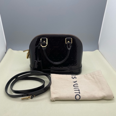 98新路易威登/Louis Vuitton  漆皮 車釐子色 貝殼包尺寸:23 x 11.5 x