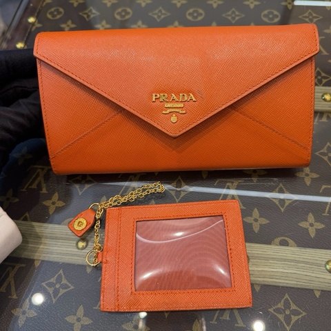 prada/普拉達 橙色錢包 卡包 尺寸：18✖️10cm 附件：子袋
