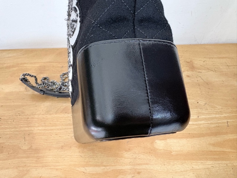 Chanel gabrielle 流浪包中號 黑色毛呢特別款 肩背斜背皆可-8