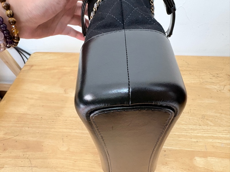 Chanel gabrielle 流浪包中號 黑色毛呢特別款 肩背斜背皆可-21