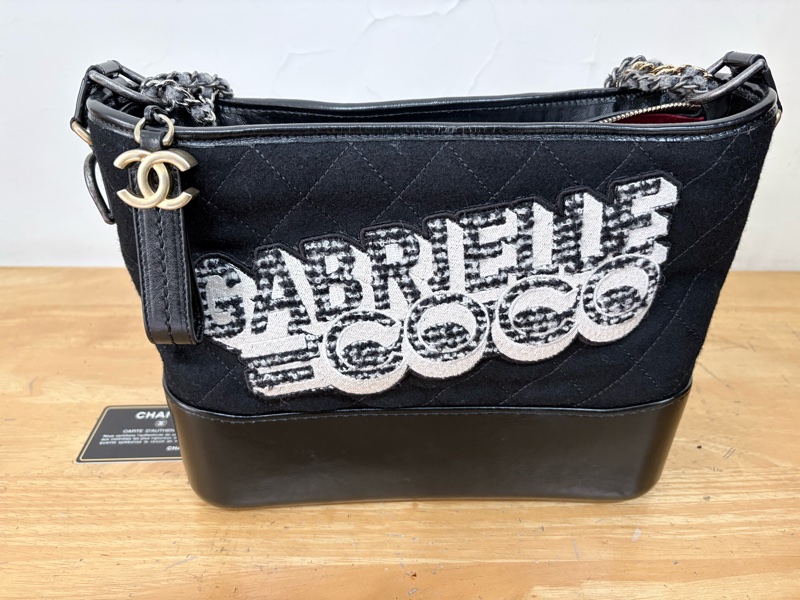 Chanel gabrielle 流浪包中號 黑色毛呢特別款 肩背斜背皆可-28