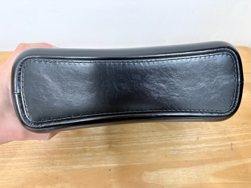 Chanel gabrielle 流浪包中號 黑色毛呢特別款 肩背斜背皆可-34