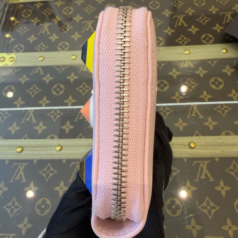 99新Fendi /芬迪 彩色鉚釘長款錢包 尺寸:18.5×10cm 無附件-3