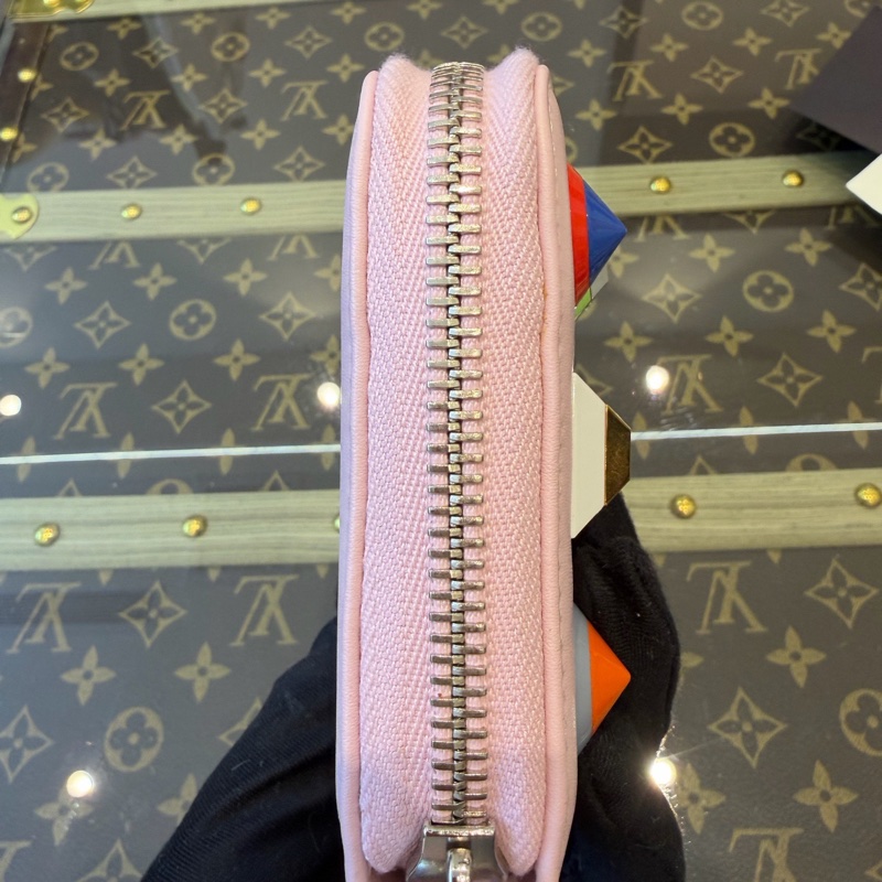 99新Fendi /芬迪 彩色鉚釘長款錢包 尺寸:18.5×10cm 無附件-4