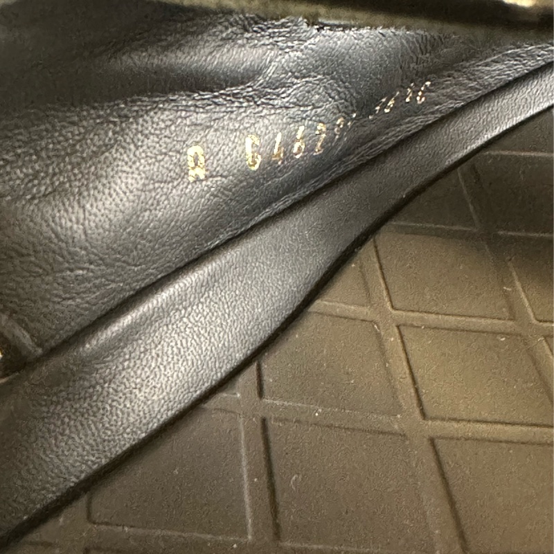 Chanel 黑漆皮皮穿鍊菱格紋魔鬼氈涼鞋-6