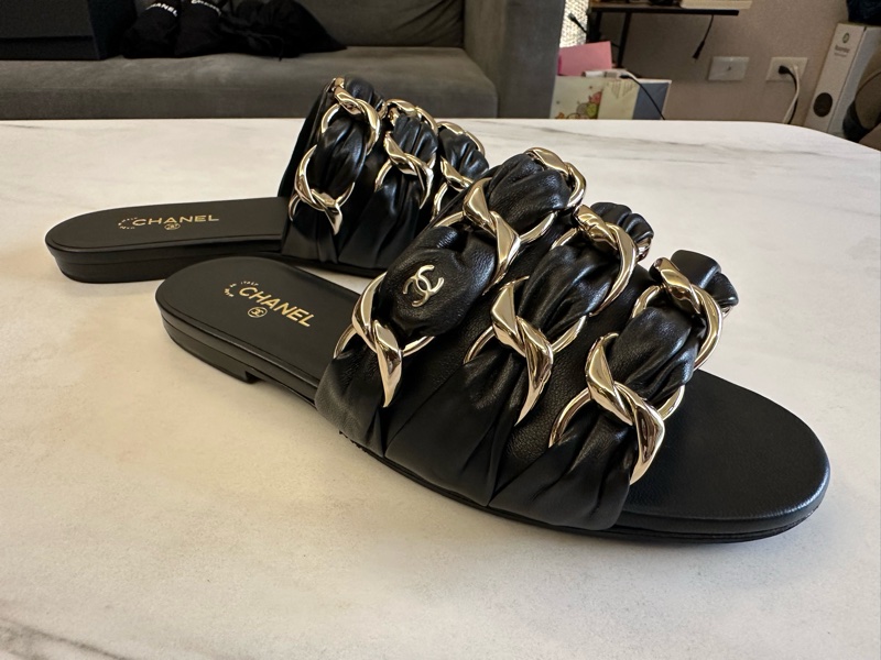 Chanel 黑色小羊皮拖鞋-1