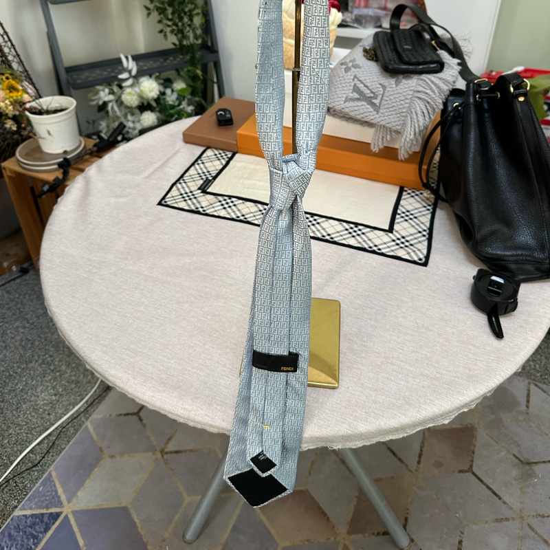 FENDI 淺藍色領帶-1
