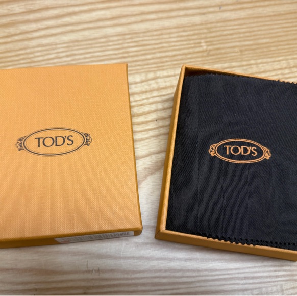 Tod’s 粉紅短夾-12