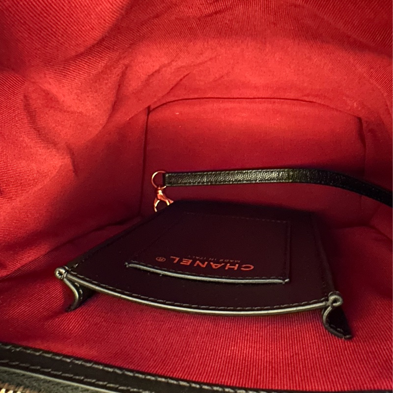 Chanel 薩爾茨堡雙肩後背包 黑金荔枝皮-10