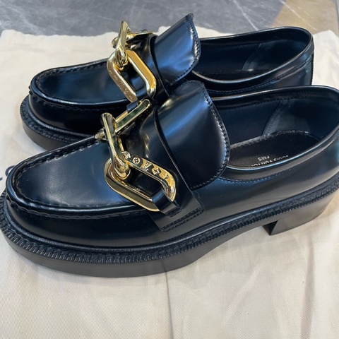 98新路易威登/Louis Vuitton  小皮鞋 尺碼 37半碼 附件：塵袋