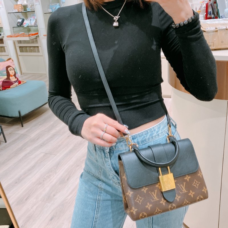 TK1961 Louis Vuitton 路易威登小號鎖頭肩帶包包 Locky BB Bag-2