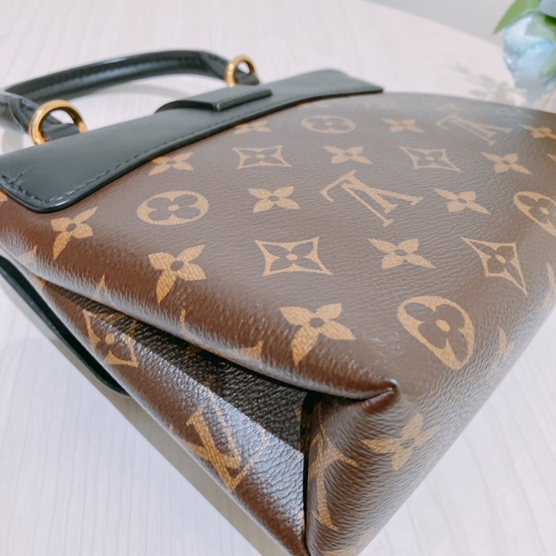TK1961 Louis Vuitton 路易威登小號鎖頭肩帶包包 Locky BB Bag-11